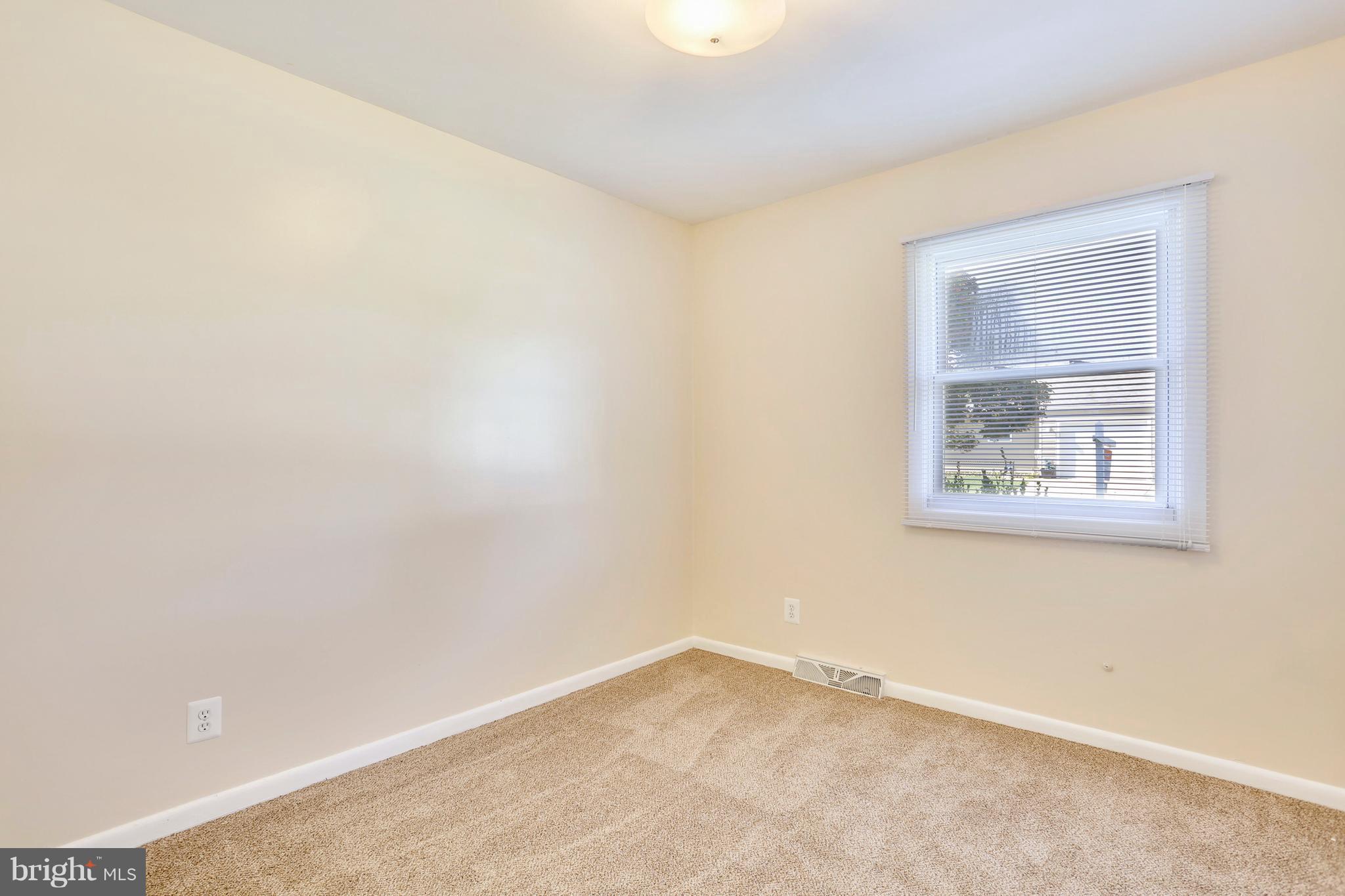 8531 Creek Road Pasadena, MD 21122 - Photo 27 of 29 Bedroom