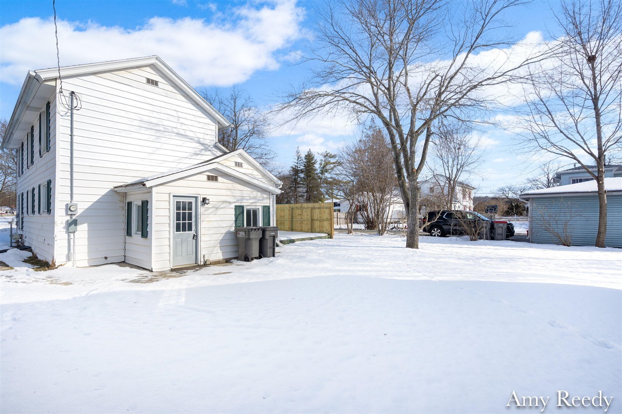 418 Elm Street Lowell, MI 49331 - Photo 8 of 33