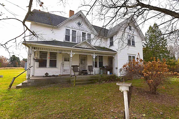 W10523 County Rd C, Hancock, WI 54943