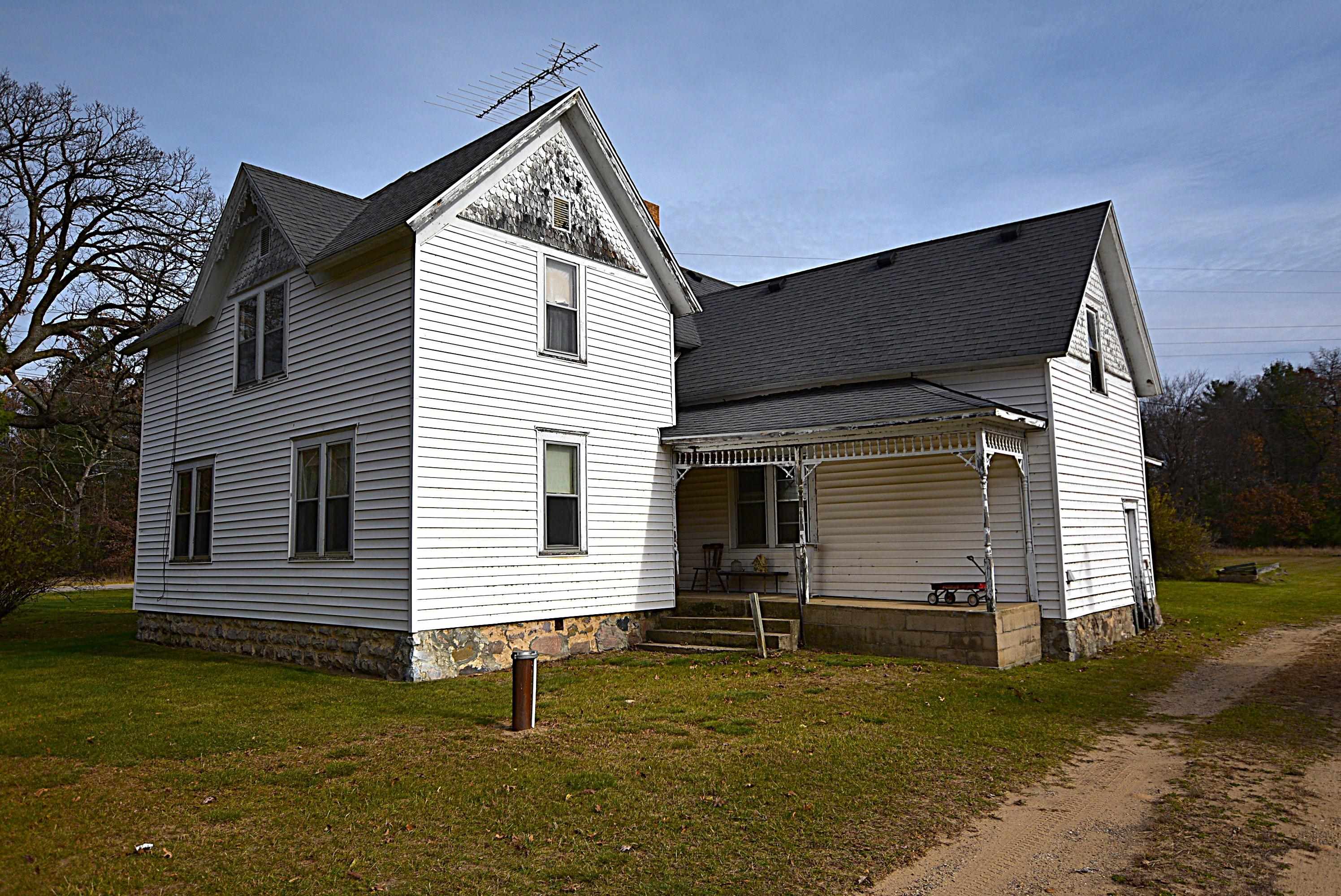 W10523 County Rd C Hancock, WI 54943 - Photo 14 of 28