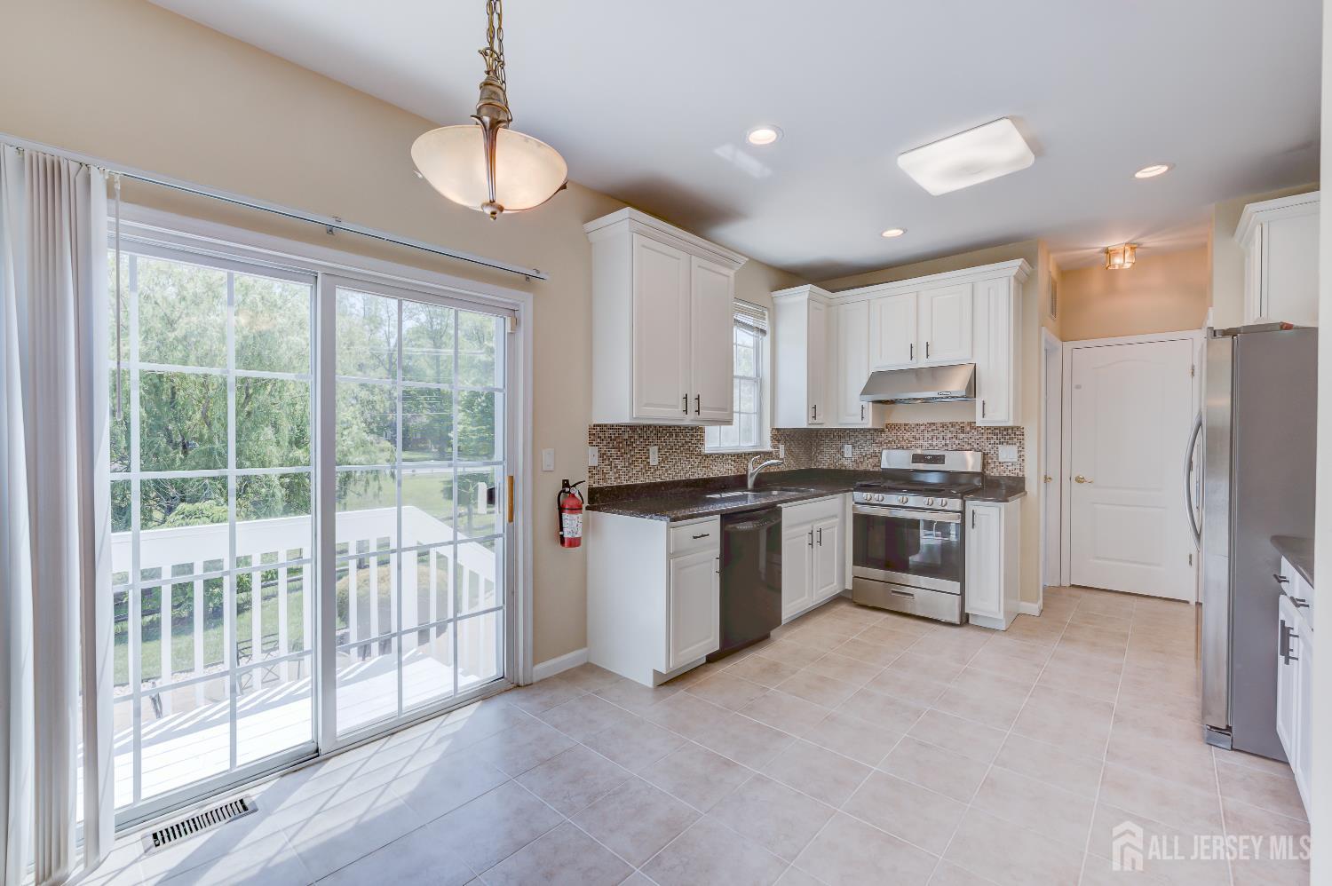 32 Carnation Road Monroe Township, NJ 08831 - Photo 8 of 42