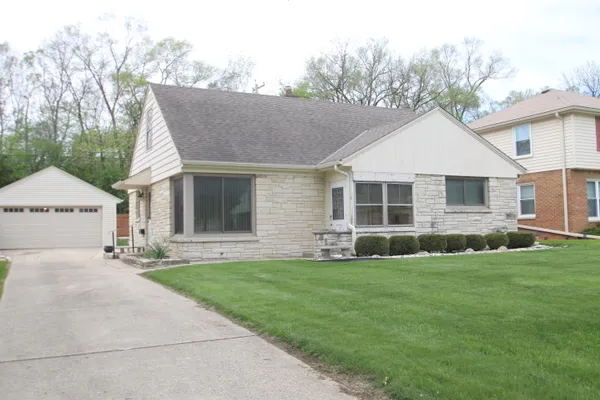 $325,000 | 2345 North 103rd Street, Wauwatosa, WI 53226