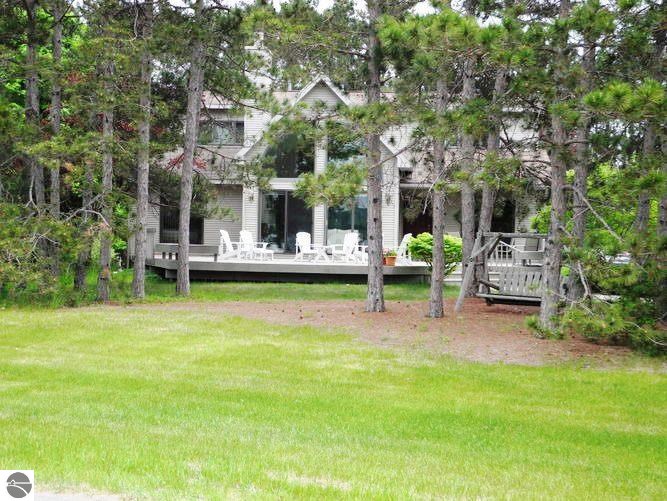 286 North Stony Point Road Suttons Bay, MI 49682 - Photo 12 of 29 1788156-11.JPG