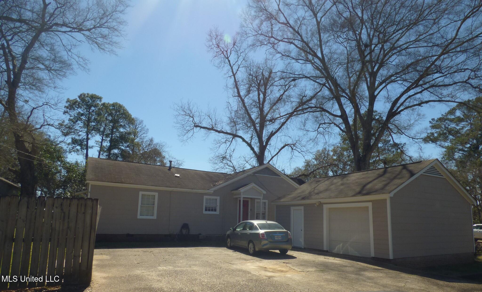 403 South Laurel Street Summit, MS 39666 - Photo 10 of 13 P1310846