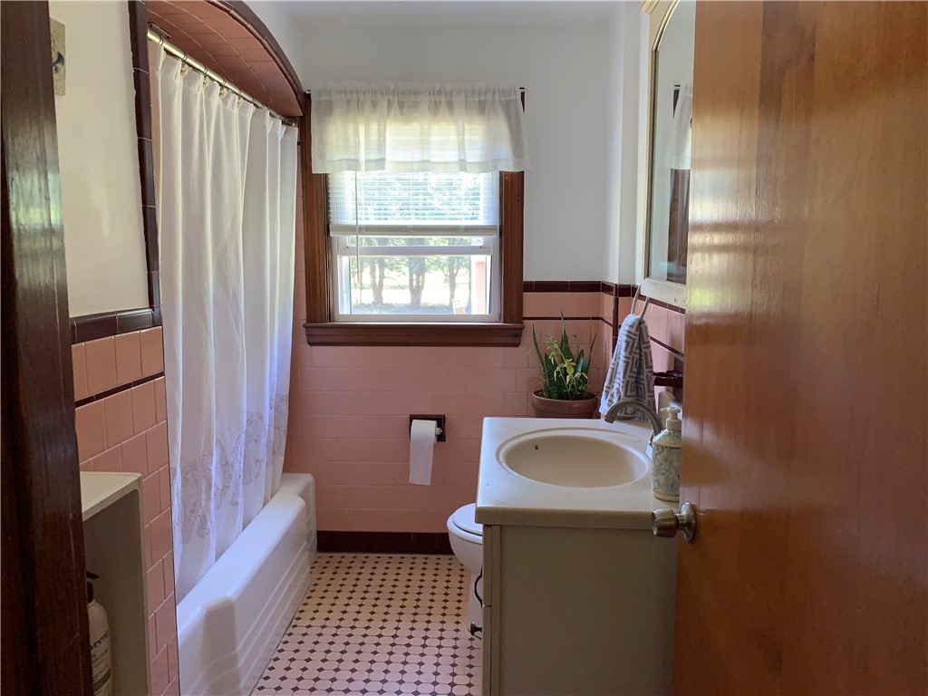 28 Old Reservoir Road Cumberland, RI 02864 - Photo 13 of 28 Bathroom