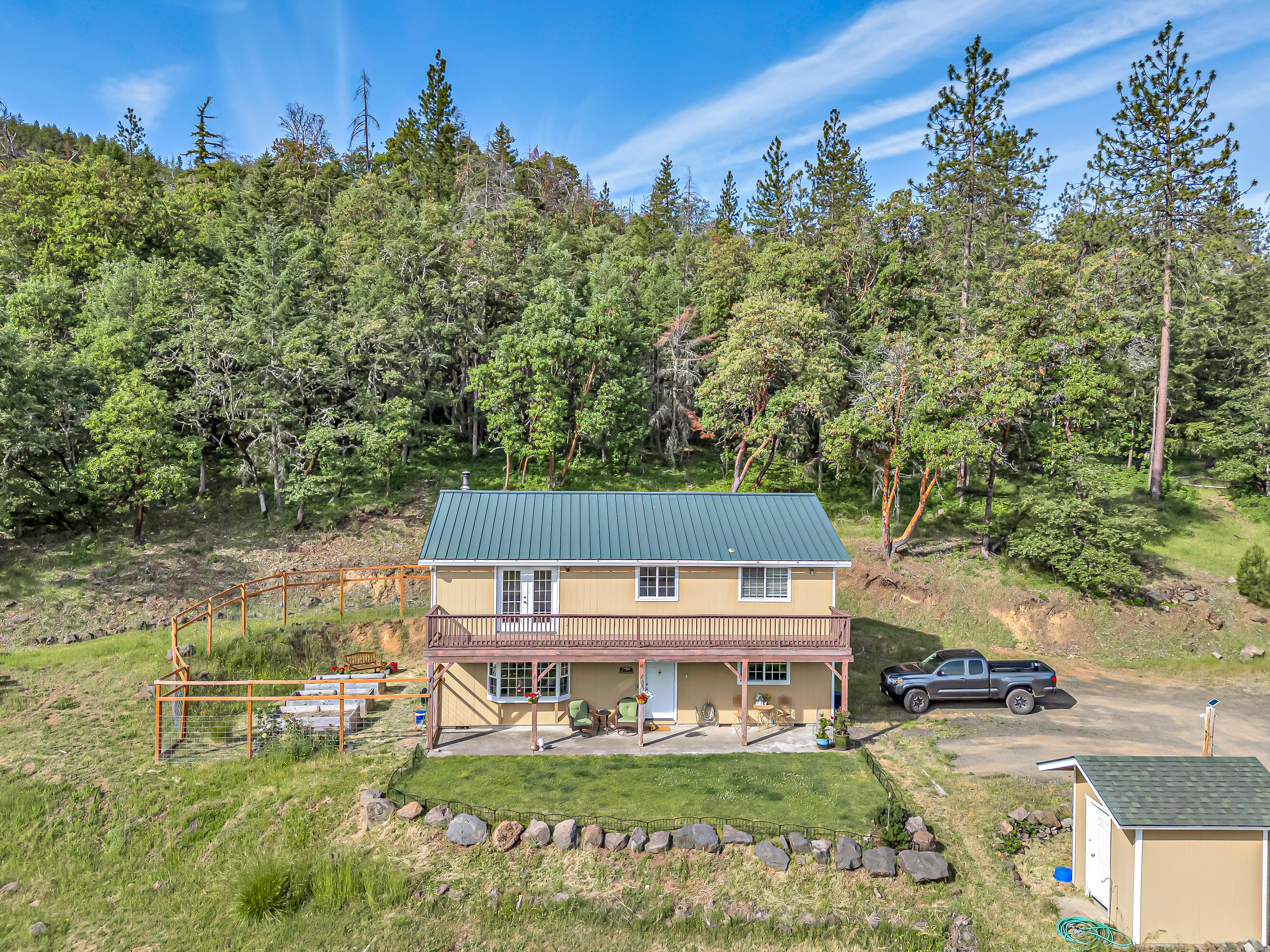 505 Wren Ridge Drive Eagle Point, OR 97524 - Photo 4 of 49 04
