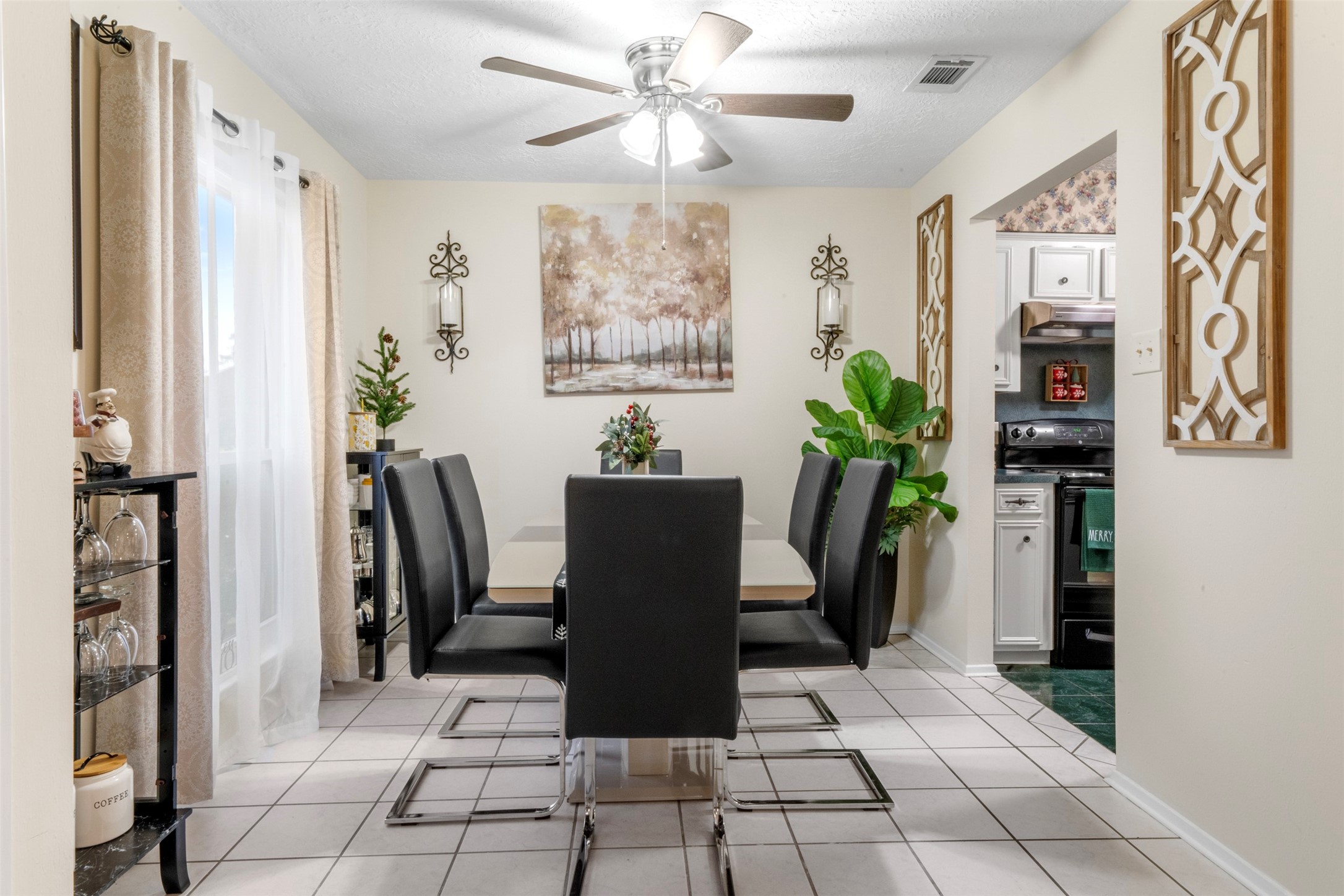 1114 Poppets Way Crosby, TX 77532 - Photo 15 of 48 Natural lighting creates an inviting and tranquil space for meals and entertaining.