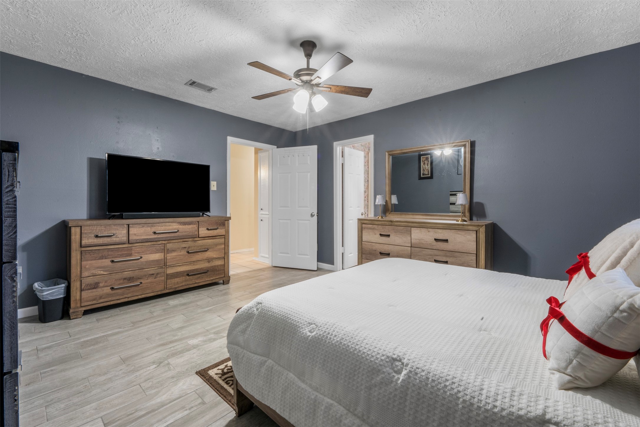 1114 Poppets Way Crosby, TX 77532 - Photo 22 of 48 Primary Bedroom