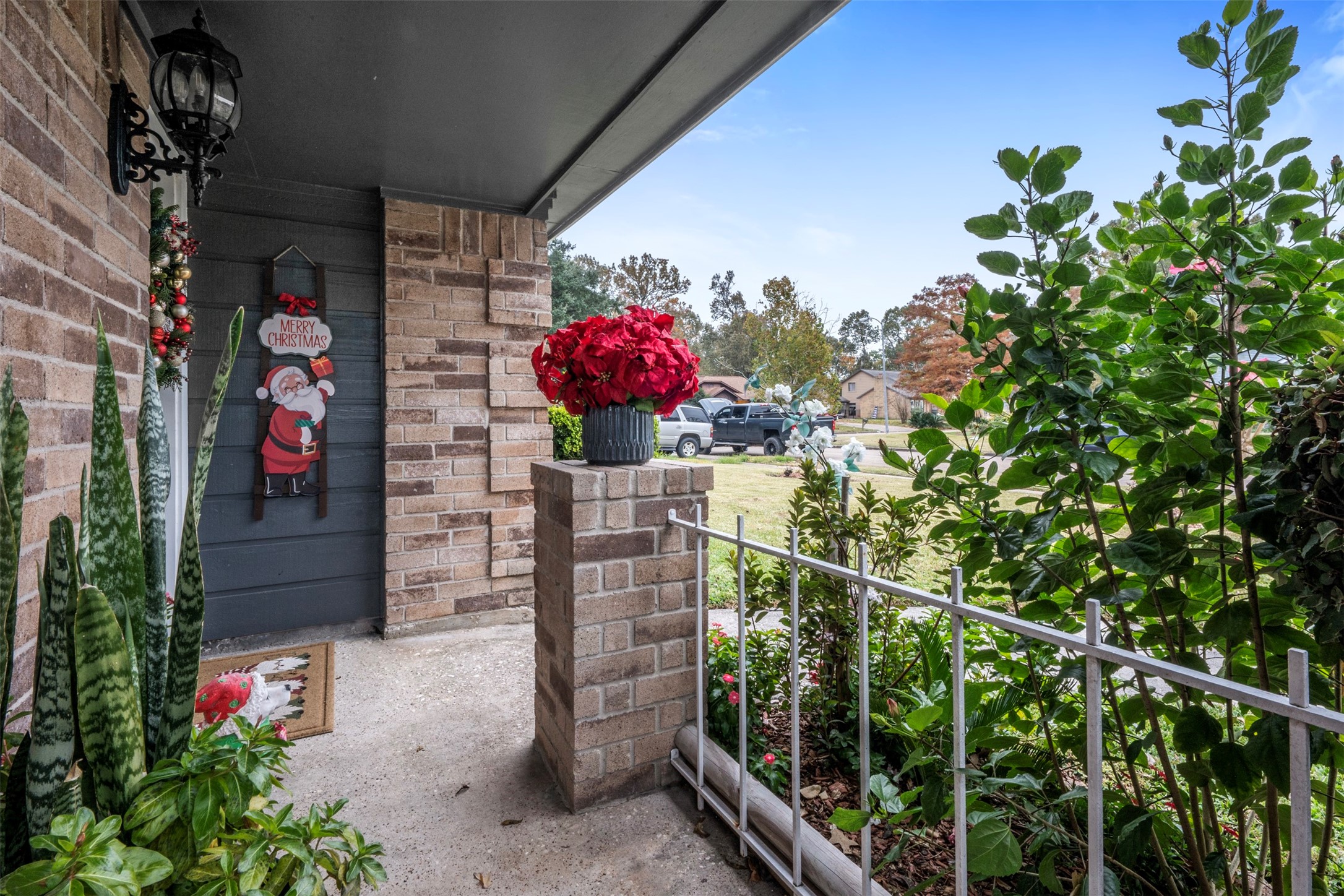 1114 Poppets Way Crosby, TX 77532 - Photo 39 of 48 Foyer and beautiful mature landscaping