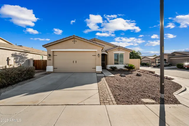$2,200 | 2373 Farrier Way, San Tan Valley, AZ 85144