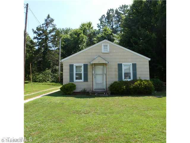 925 Old Winston Road High Point, NC 27265 - Photo 1 of 3 Exterior Front.