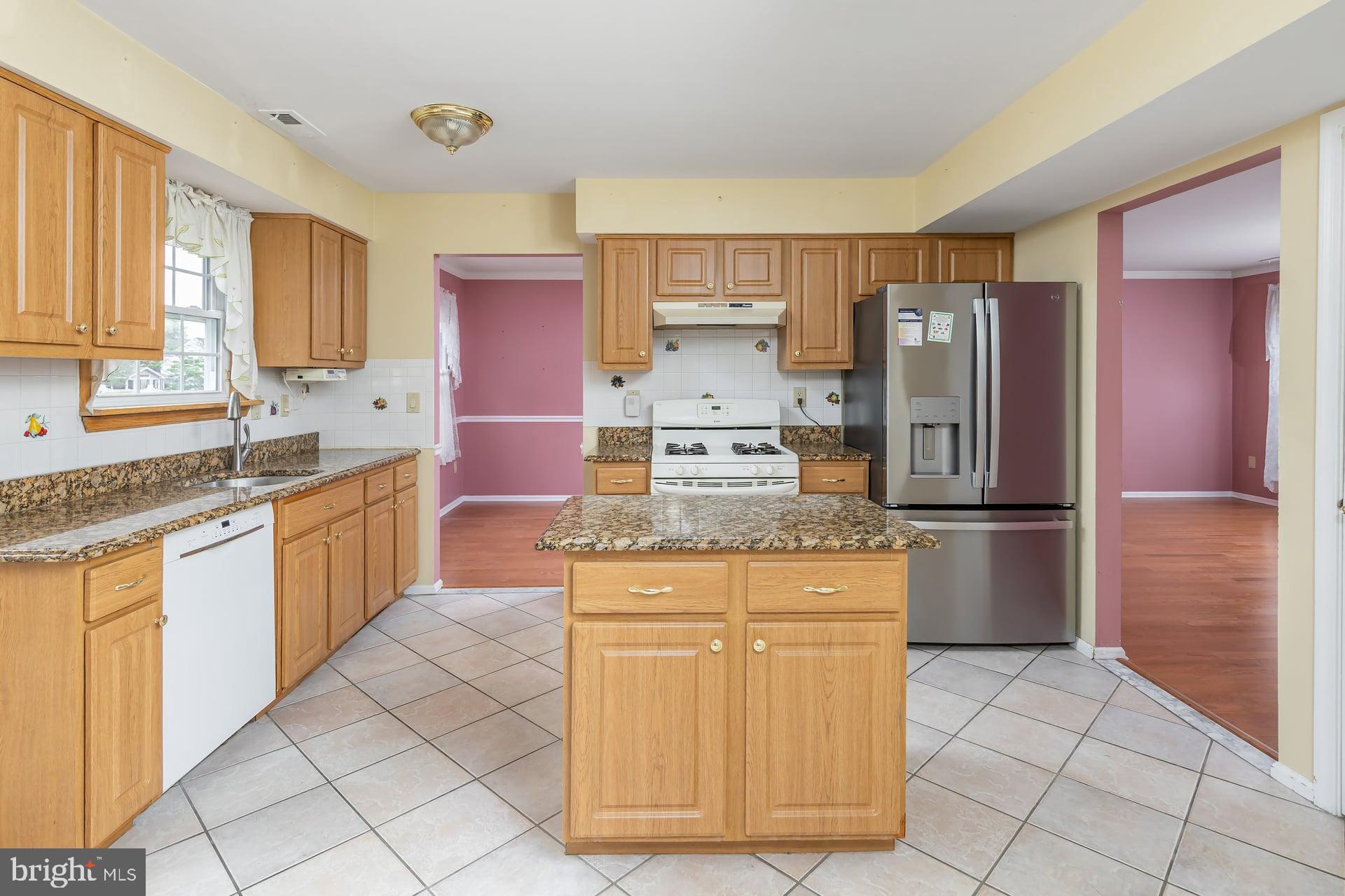 27 Trapper Road Sewell, NJ 08080 - Photo 7 of 22