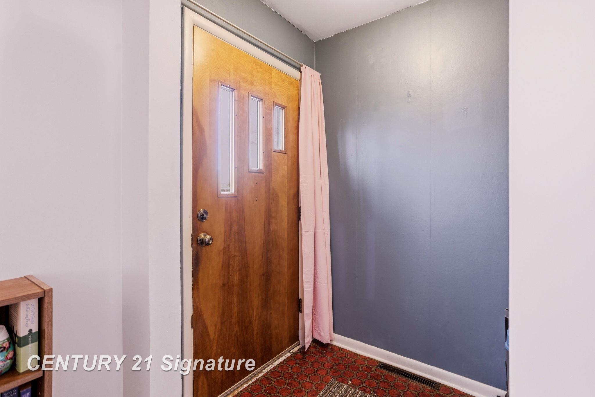 2292 Mayfield Road Saginaw, MI 48602 - Photo 5 of 34 Gallery Image 5