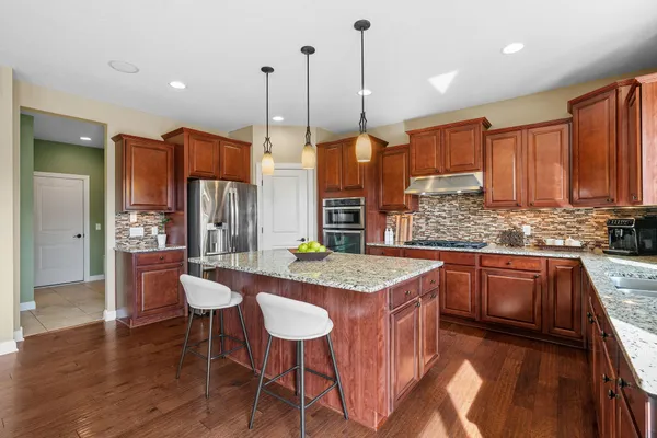 $925,000 | 14905 59th Avenue North, Plymouth, MN 55446