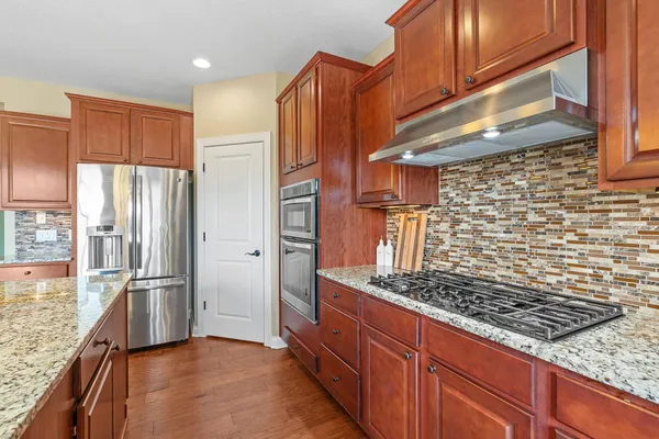 $925,000 | 14905 59th Avenue North, Plymouth, MN 55446