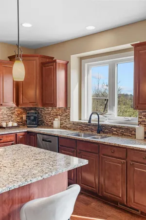 $925,000 | 14905 59th Avenue North, Plymouth, MN 55446