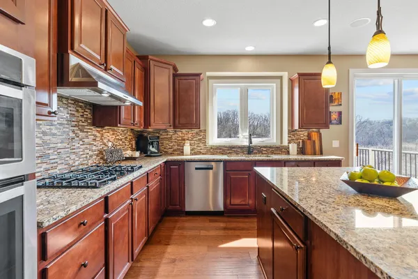 $925,000 | 14905 59th Avenue North, Plymouth, MN 55446