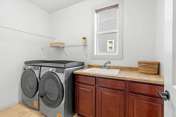 $925,000 | 14905 59th Avenue North, Plymouth, MN 55446