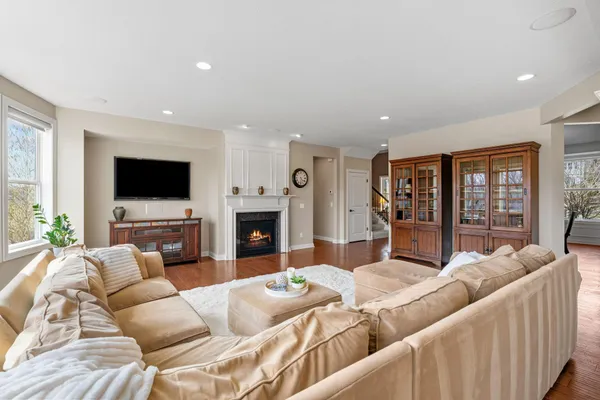 $925,000 | 14905 59th Avenue North, Plymouth, MN 55446