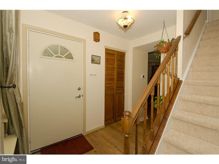 88 Signal Hill Road Holland, PA 18966 - Photo 2 of 25 Foyer