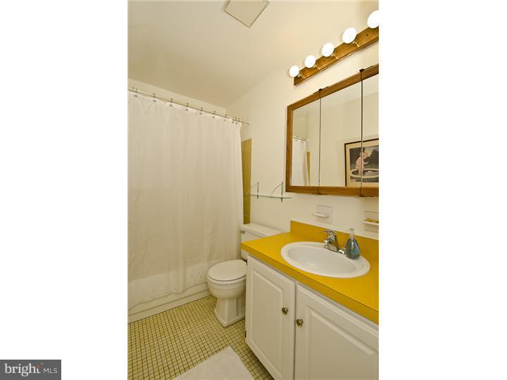 88 Signal Hill Road Holland, PA 18966 - Photo 20 of 25 Bathroom