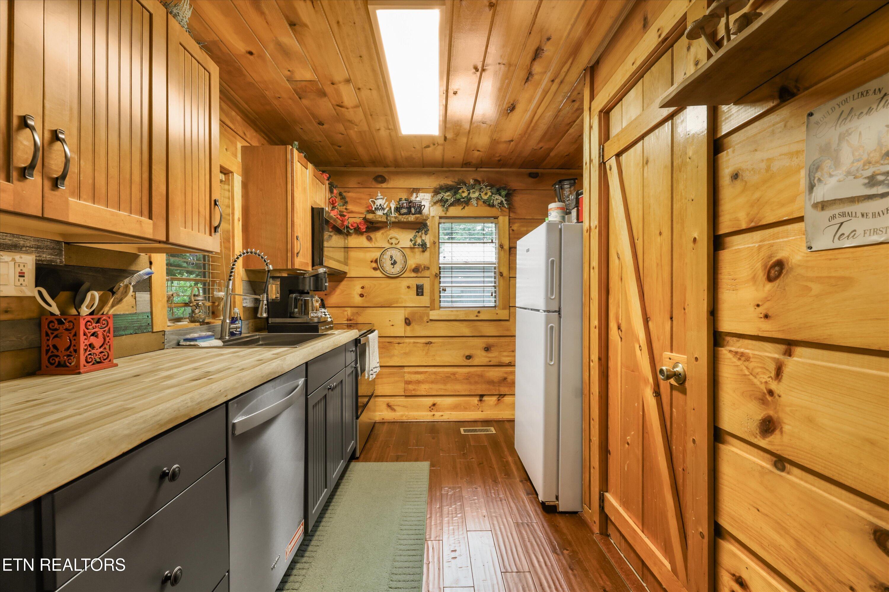 4424-4428 Grindstone Ridge Road Sevierville, TN 37863 - Photo 9 of 47 35-4428 Grindstone Ridge Rd47