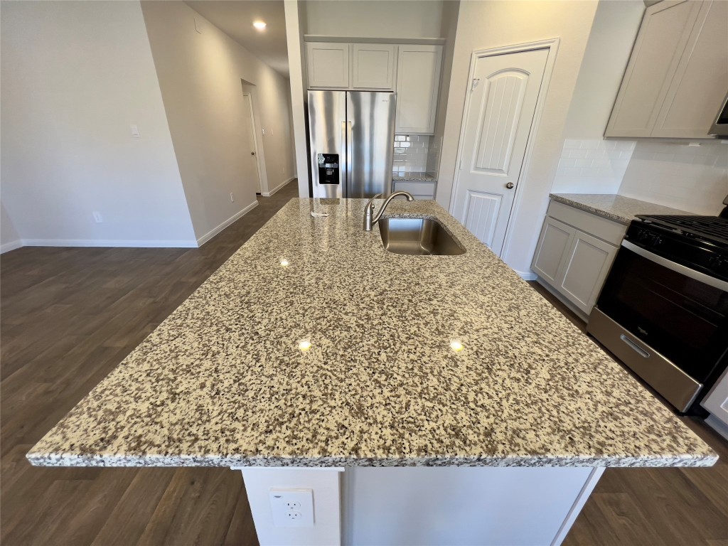 314 Addison Place Lockhart, TX 78644 - Photo 4 of 33