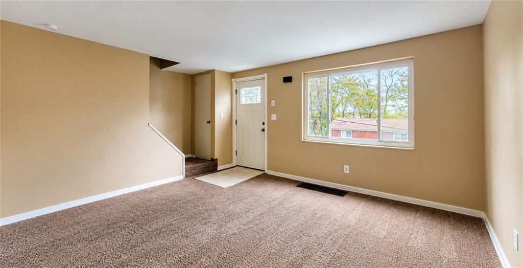 2022 Lindsay Road, Unit 1 Pittsburgh, PA 15221 - Photo 4 of 8 Gallery Image 4