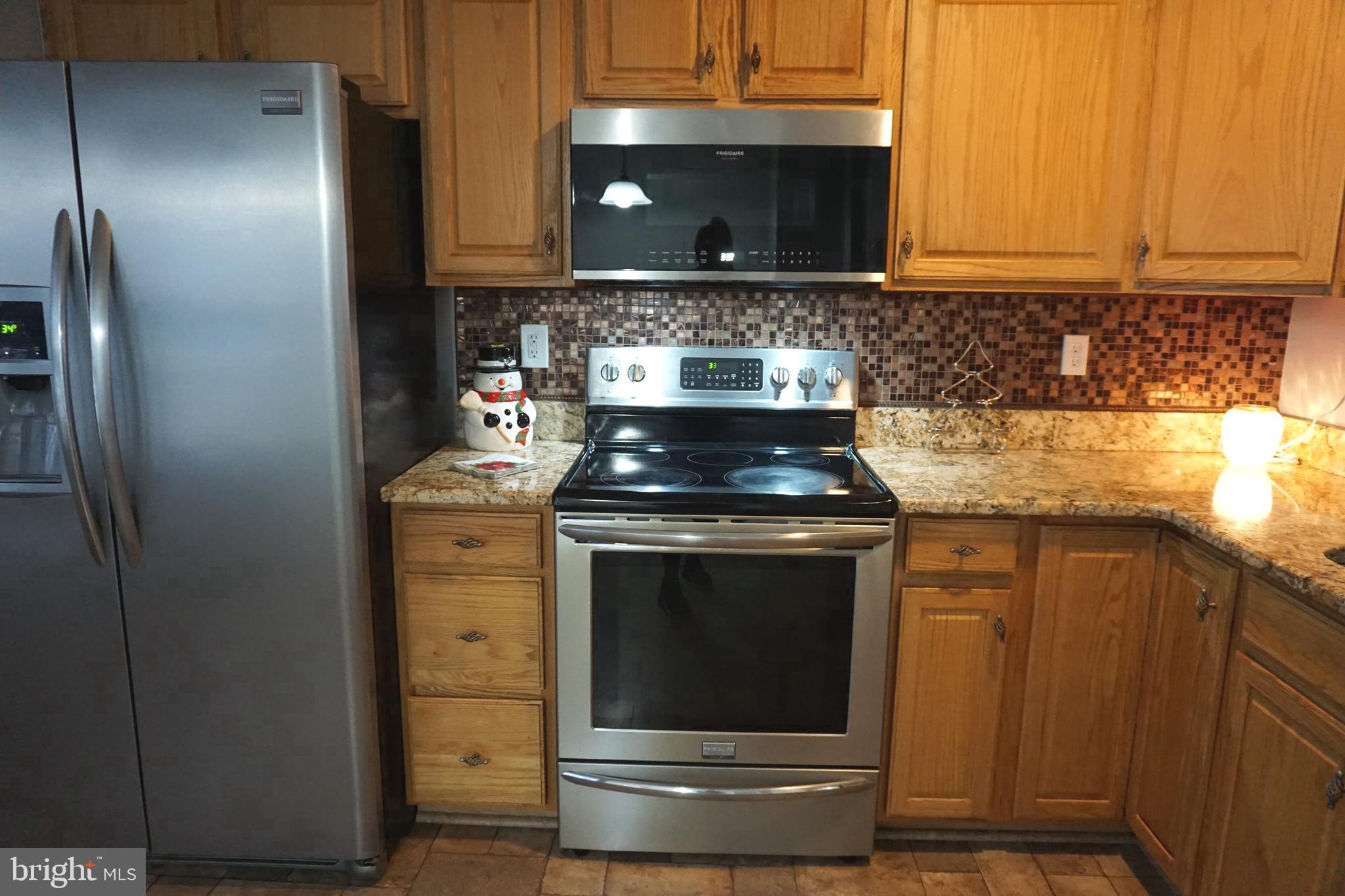 2006 Hackberry Road Essex, MD 21221 - Photo 3 of 55 Granite / Stainless