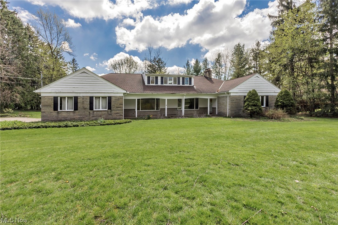 Make this your home on Edgedale Road!