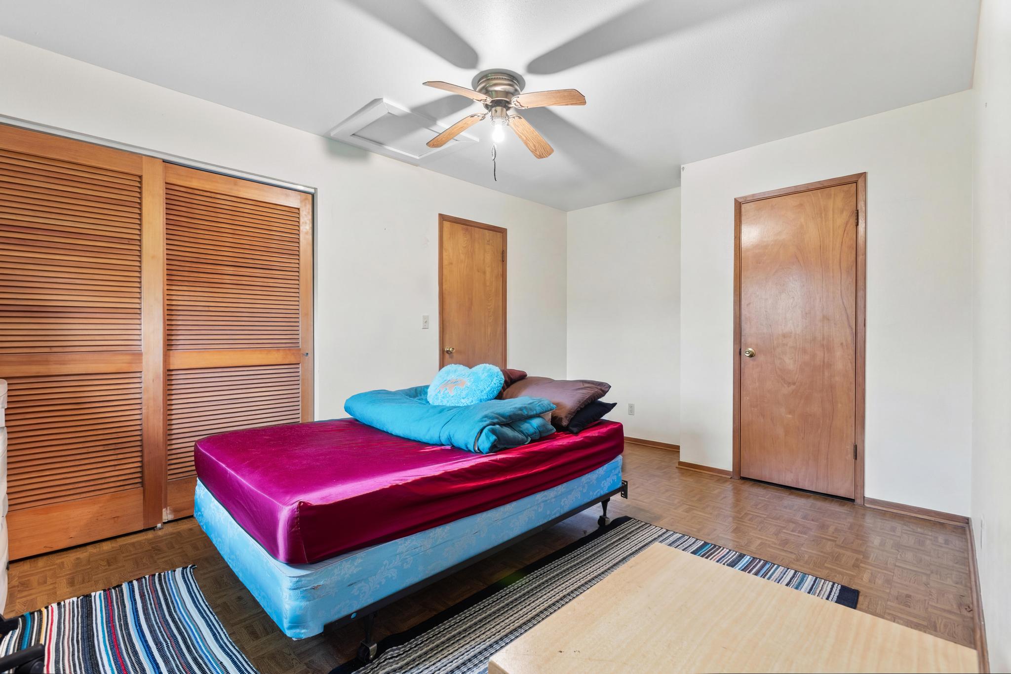 54-382 Union Mill Road Kapaau, HI 96755 - Photo 11 of 28 a bedroom with bed and a window