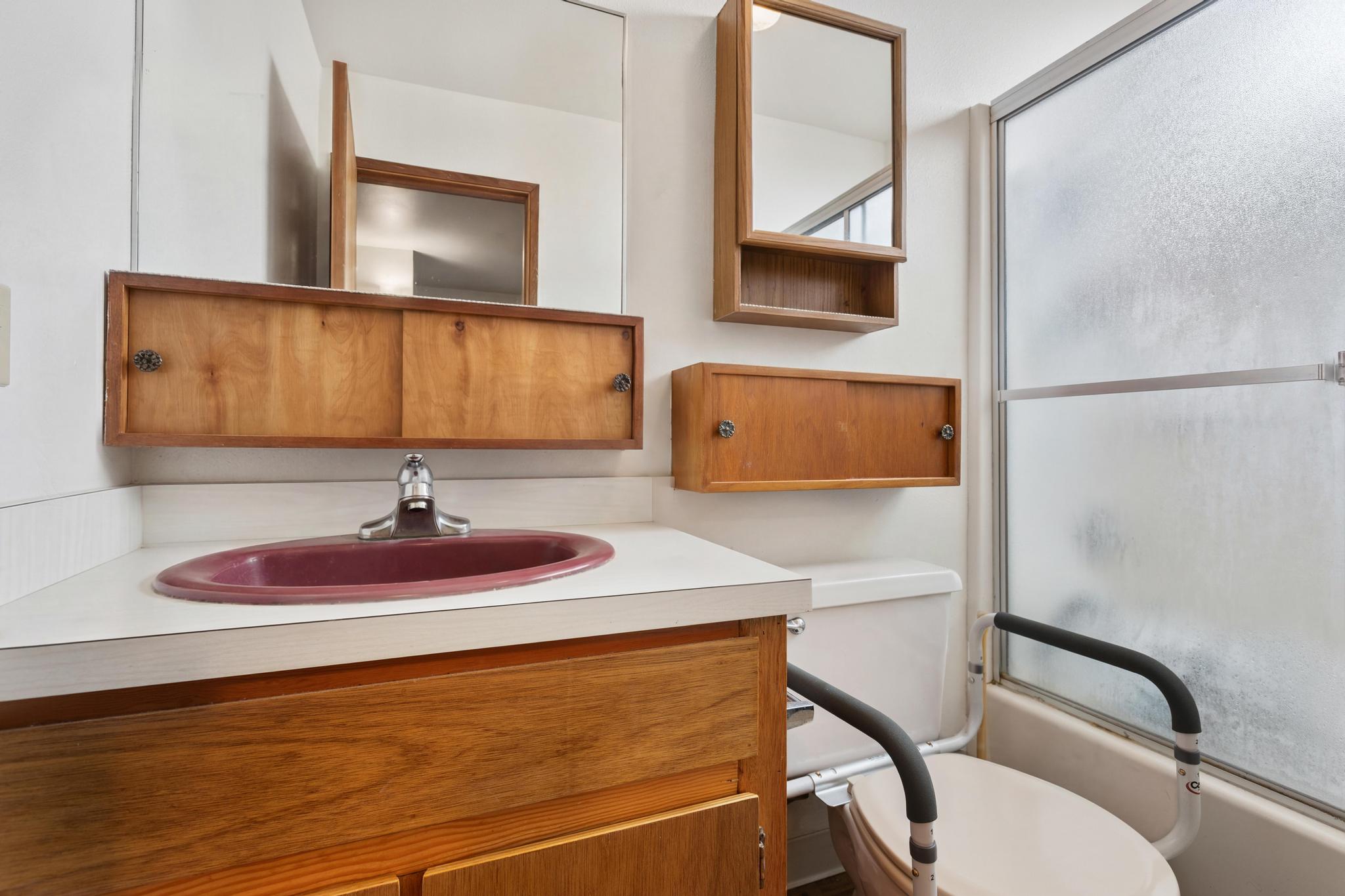 54-382 Union Mill Road Kapaau, HI 96755 - Photo 8 of 28 a bathroom with a sink toilet and mirror