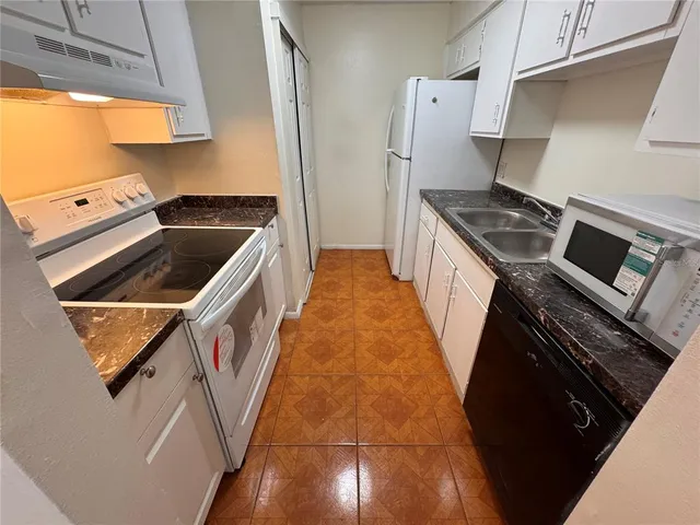 $139,900 | 5504 Pokeweed Court, Unit 154, Tampa, FL 33617