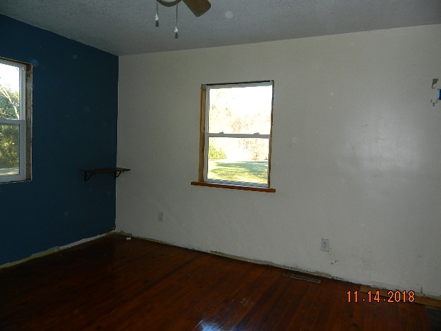 4566 East Pierceton Road Pierceton, IN 46562 - Photo 12 of 25 Gallery Image 12