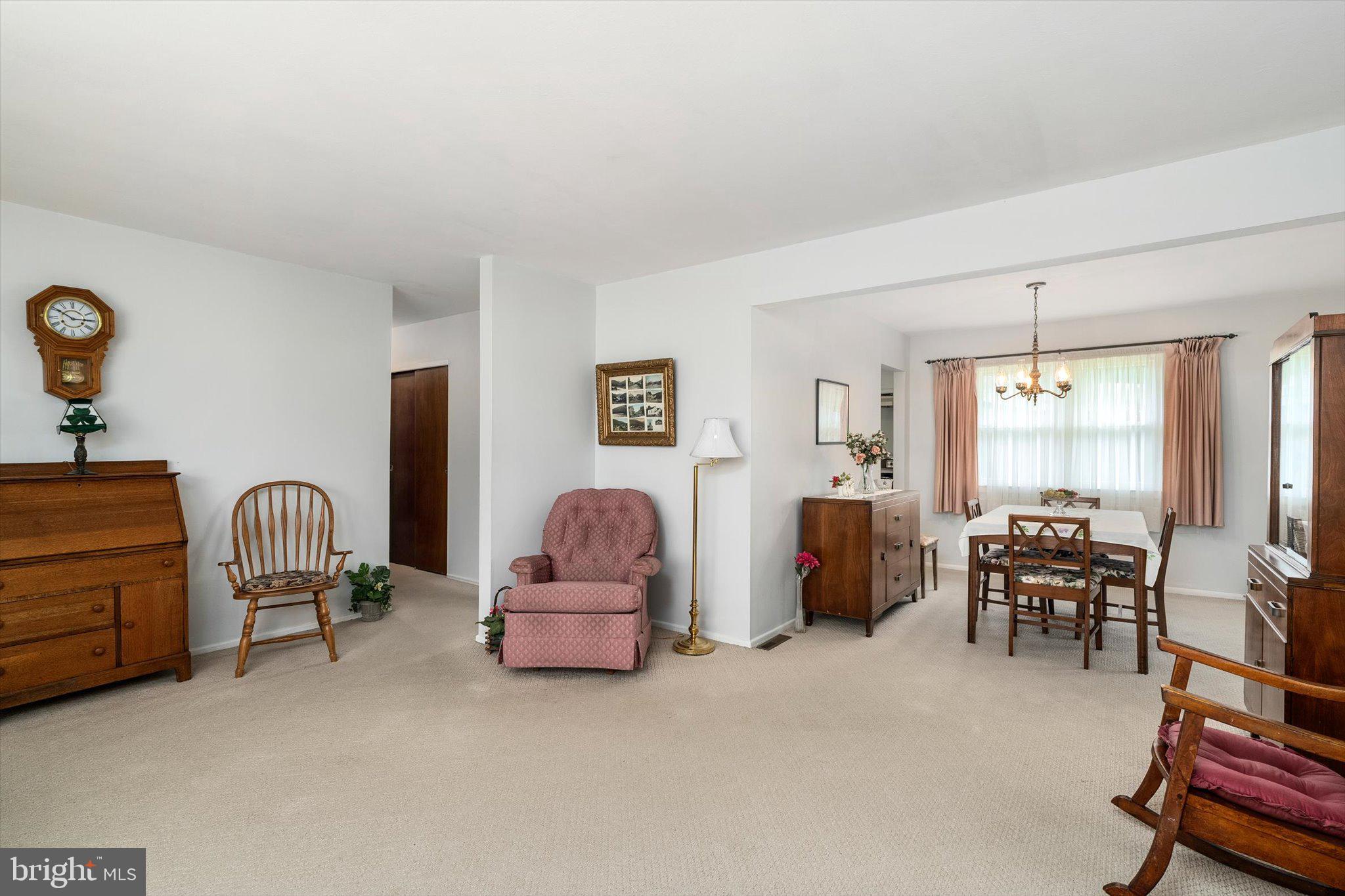 857 Estates Boulevard Hamilton, NJ 08690 - Photo 3 of 25 Spacious living area with warm charm.