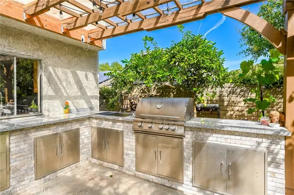 $4,995 | 24668 Ebelden Avenue, Newhall, CA 91321