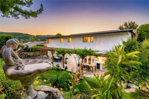 $4,995 | 24668 Ebelden Avenue, Newhall, CA 91321