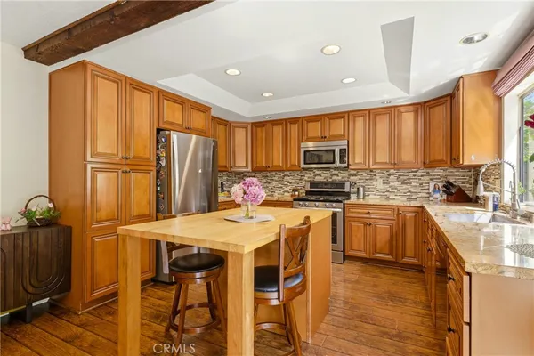 $4,995 | 24668 Ebelden Avenue, Newhall, CA 91321