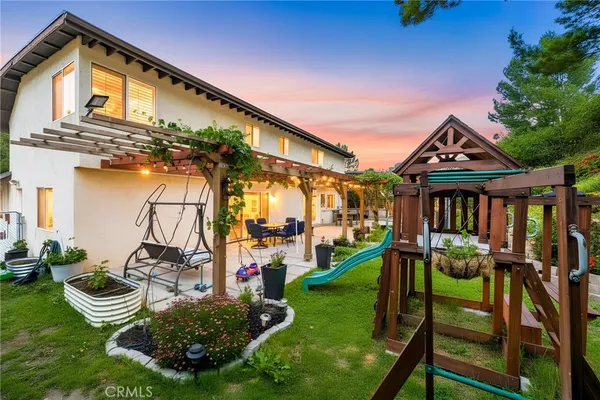 $4,995 | 24668 Ebelden Avenue, Newhall, CA 91321