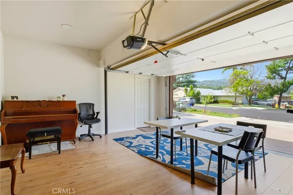 $4,995 | 24668 Ebelden Avenue, Newhall, CA 91321