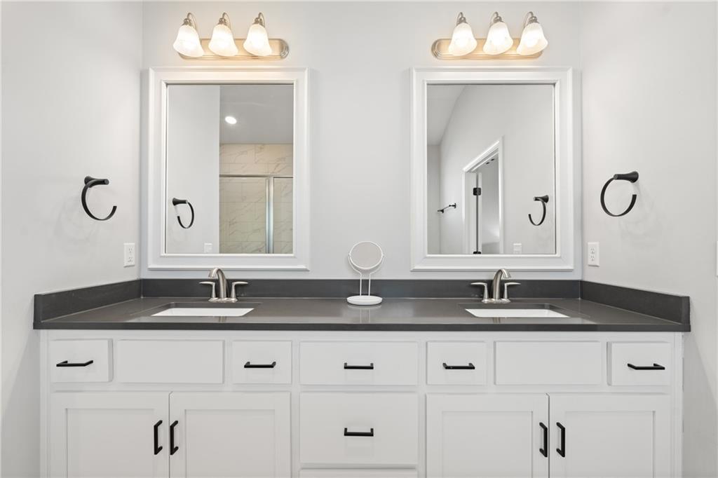 3000 Southwest Arboridge Drive Lee's Summit, MO 64082 - Photo 12 of 29