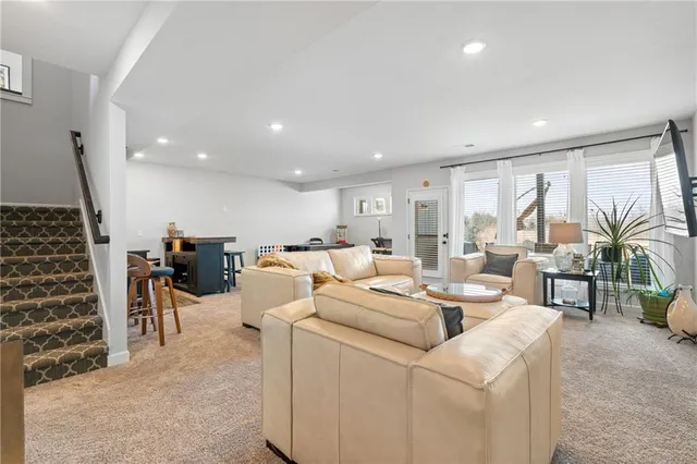 $550,000 | 3000 Southwest Arboridge Drive, Lee's Summit, MO 64082