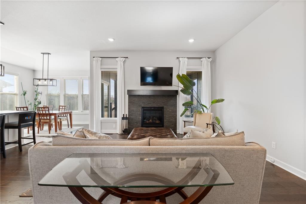 3000 Southwest Arboridge Drive Lee's Summit, MO 64082 - Photo 4 of 29