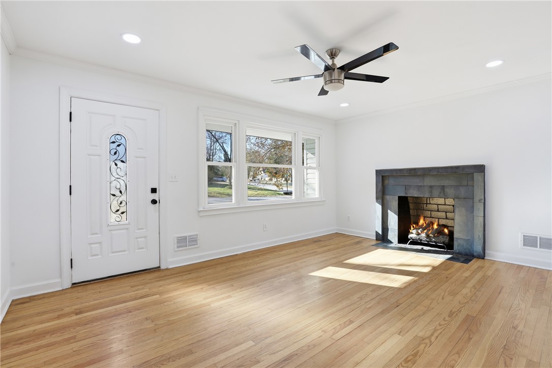 601 South D Street Easley, SC 29640 - Photo 5 of 29