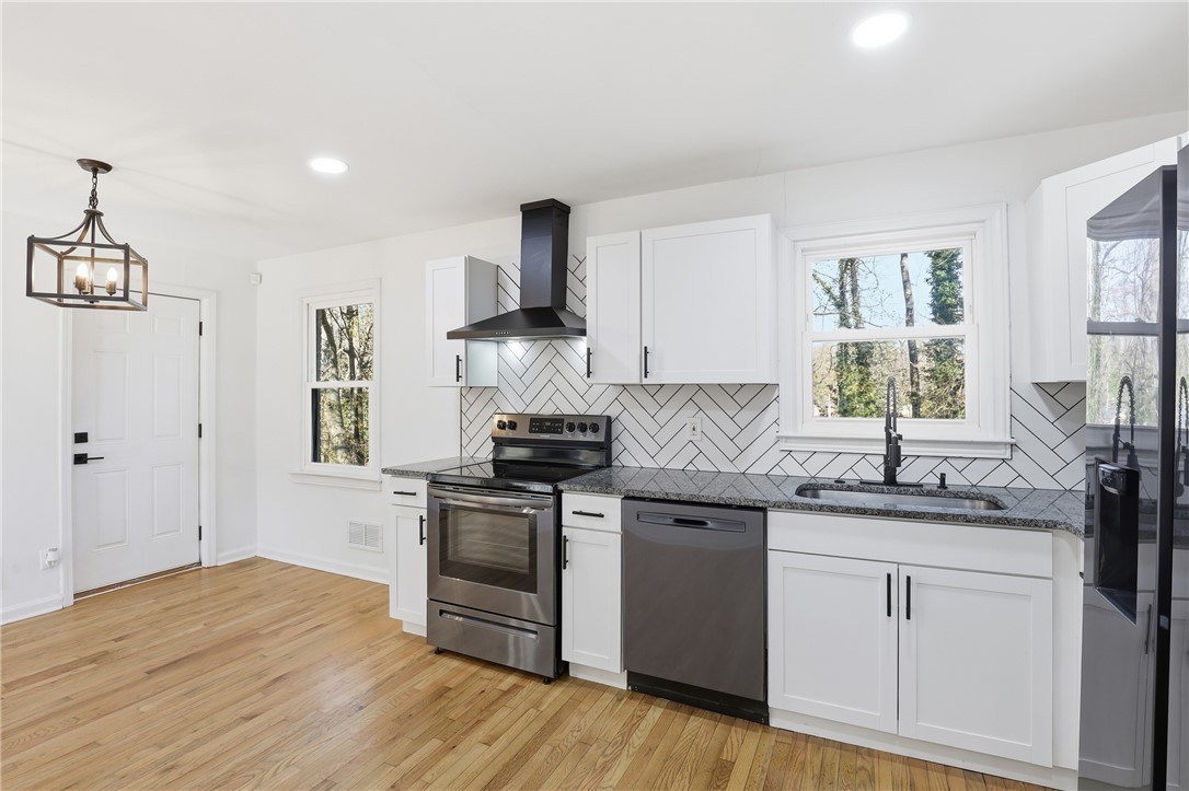 601 South D Street Easley, SC 29640 - Photo 6 of 29