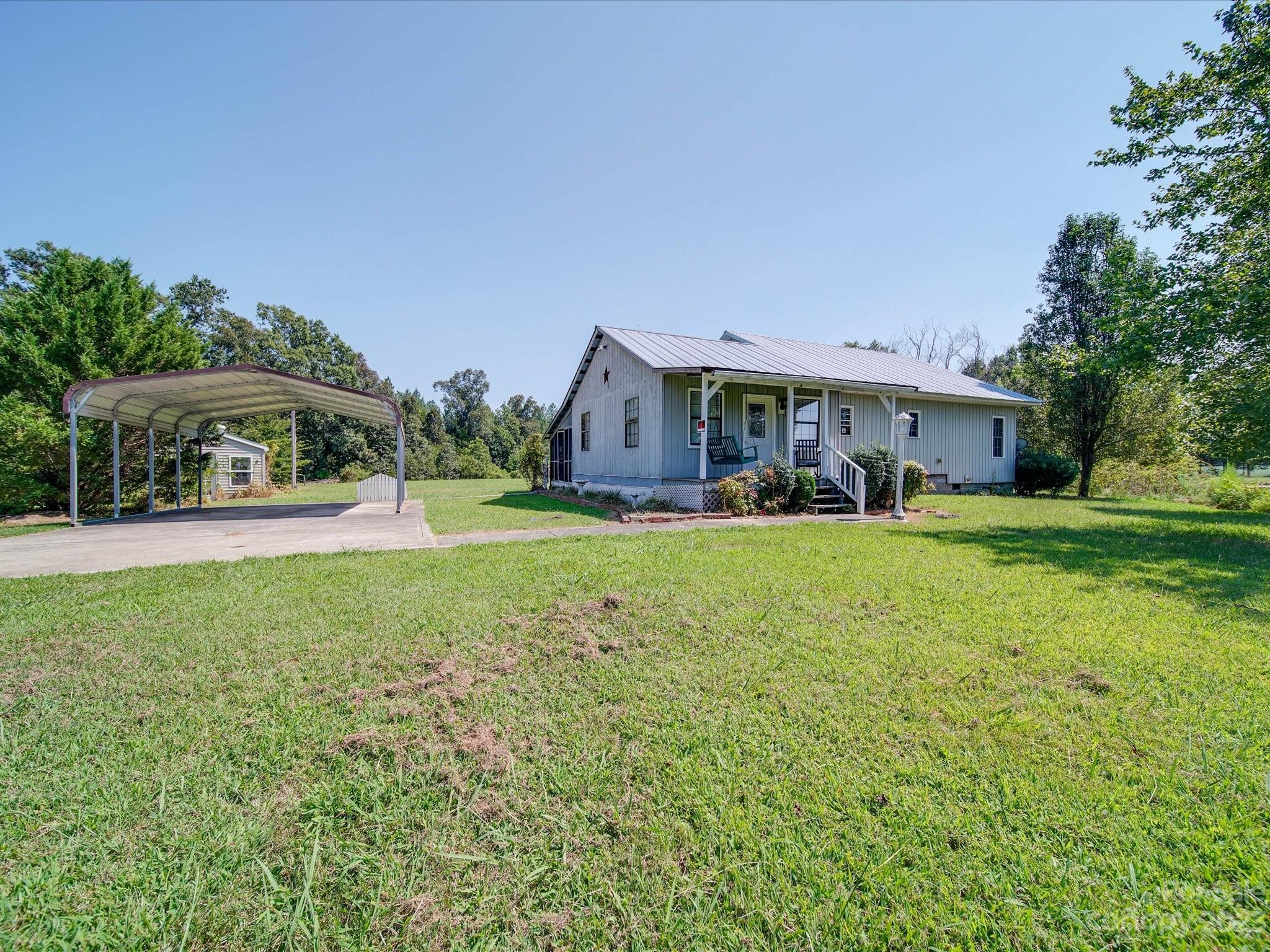 9996 Roundtree Road Mount Pleasant, NC 28124 - Photo 11 of 47 Gallery Image 11