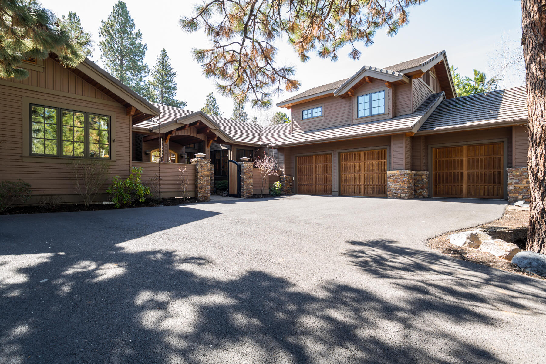 19436 Green Lakes Loop Bend, OR 97702 - Photo 6 of 53 Attached triple car garage.