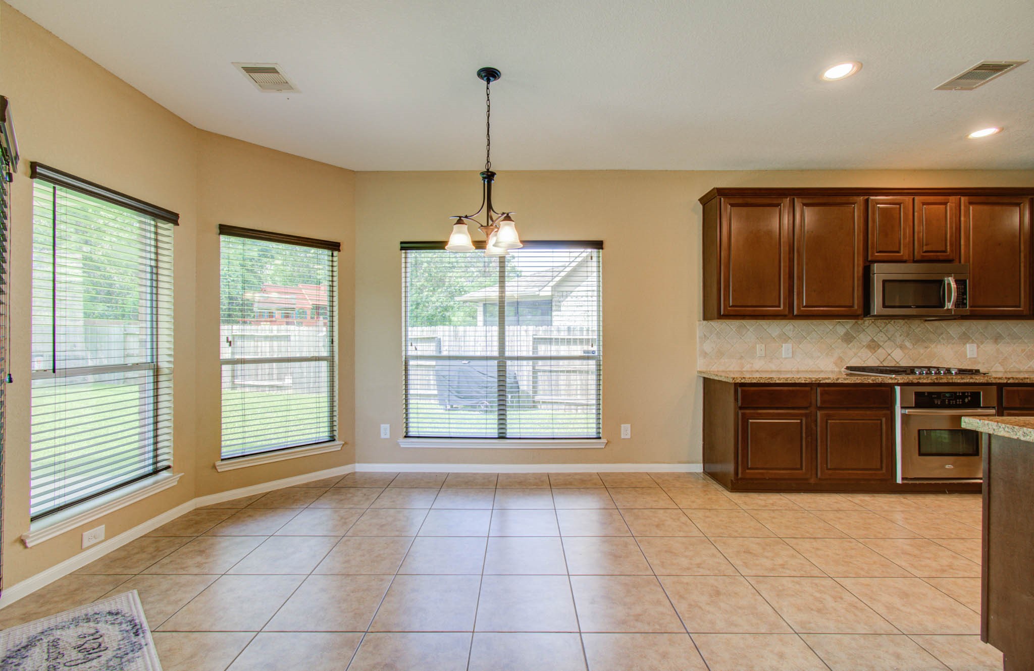 21331 Parham Circle Spring, TX 77388 - Photo 15 of 48 Eat - in kitchen.
