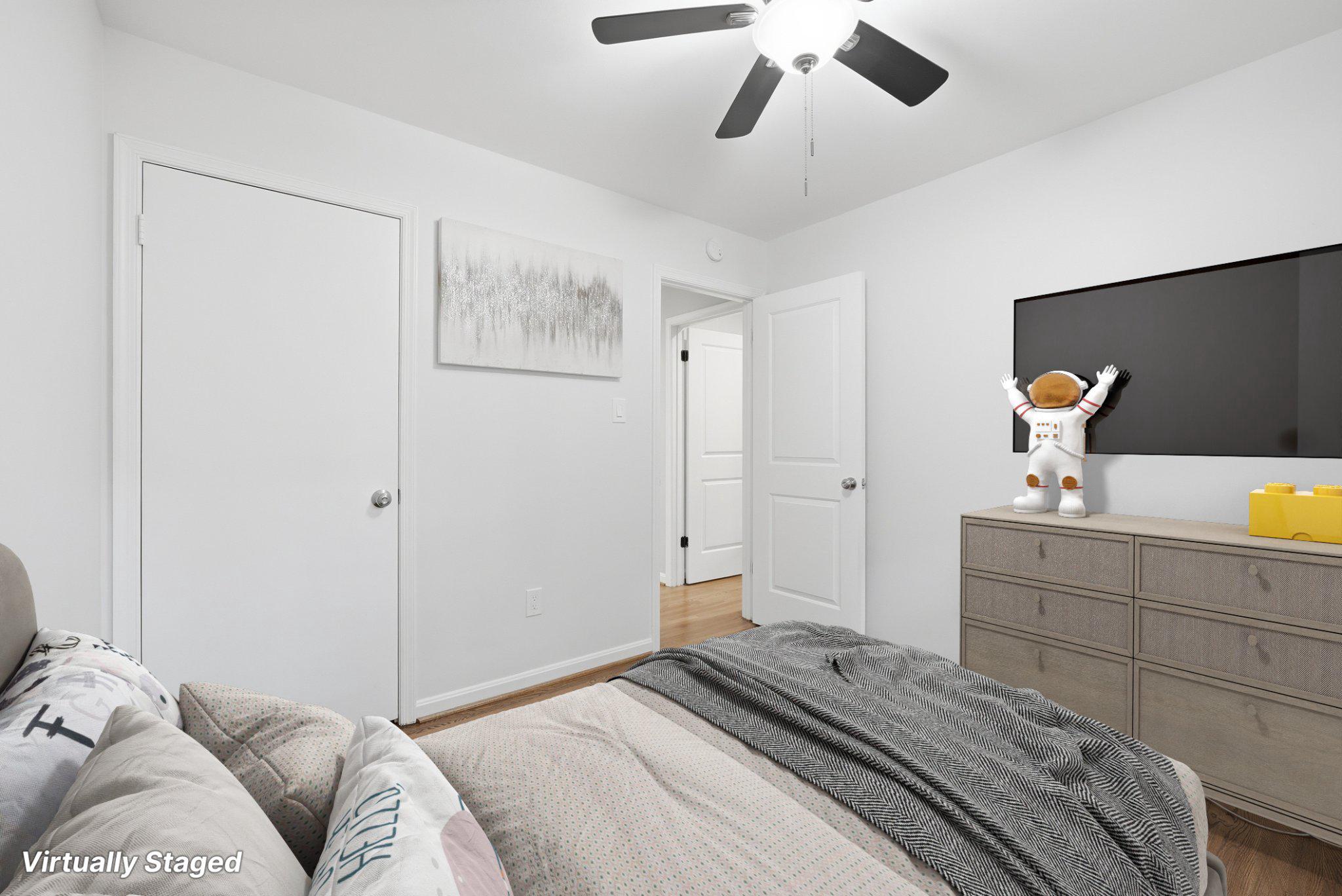 9523 Rockport Road Vienna, VA 22180 - Photo 24 of 53 ...and has hardwood floor and a ceiling fan.