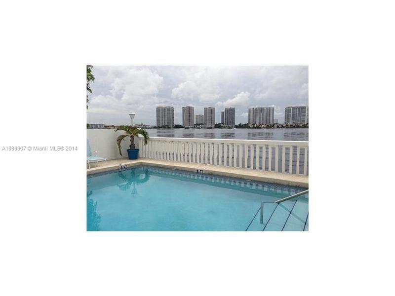 17900 North Bay Road, Unit PH3 Sunny Isles Beach, FL 33160 - Photo 10 of 18 a view of a floor plan